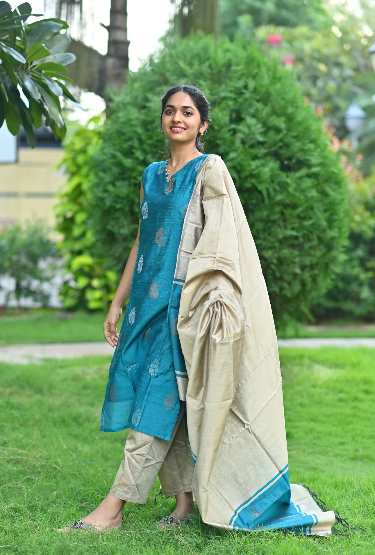 Dakshayini-Blue - Image 3