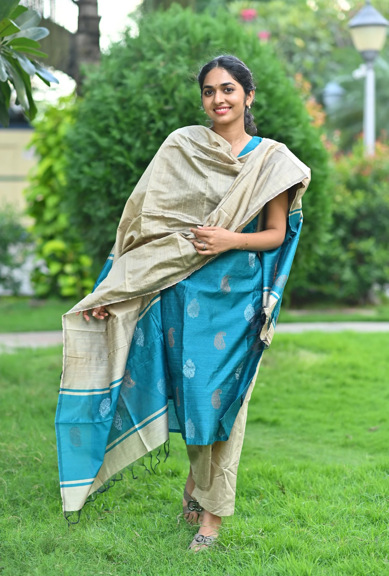 Dakshayini-Blue - Image 4